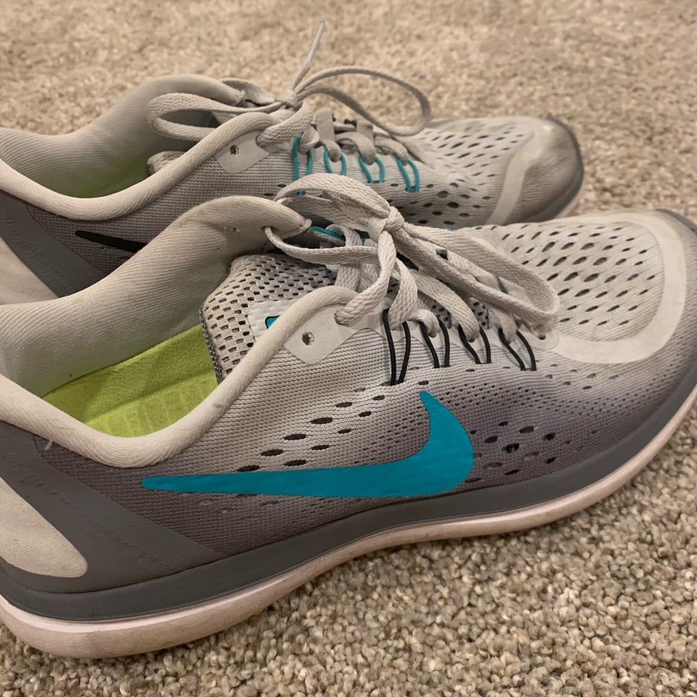 comfortable nike running shoes